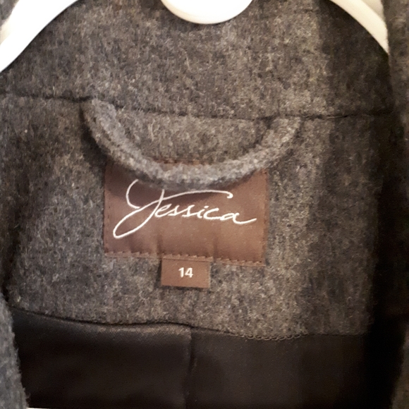 Woman Winter Coat - Picture 2 of 5